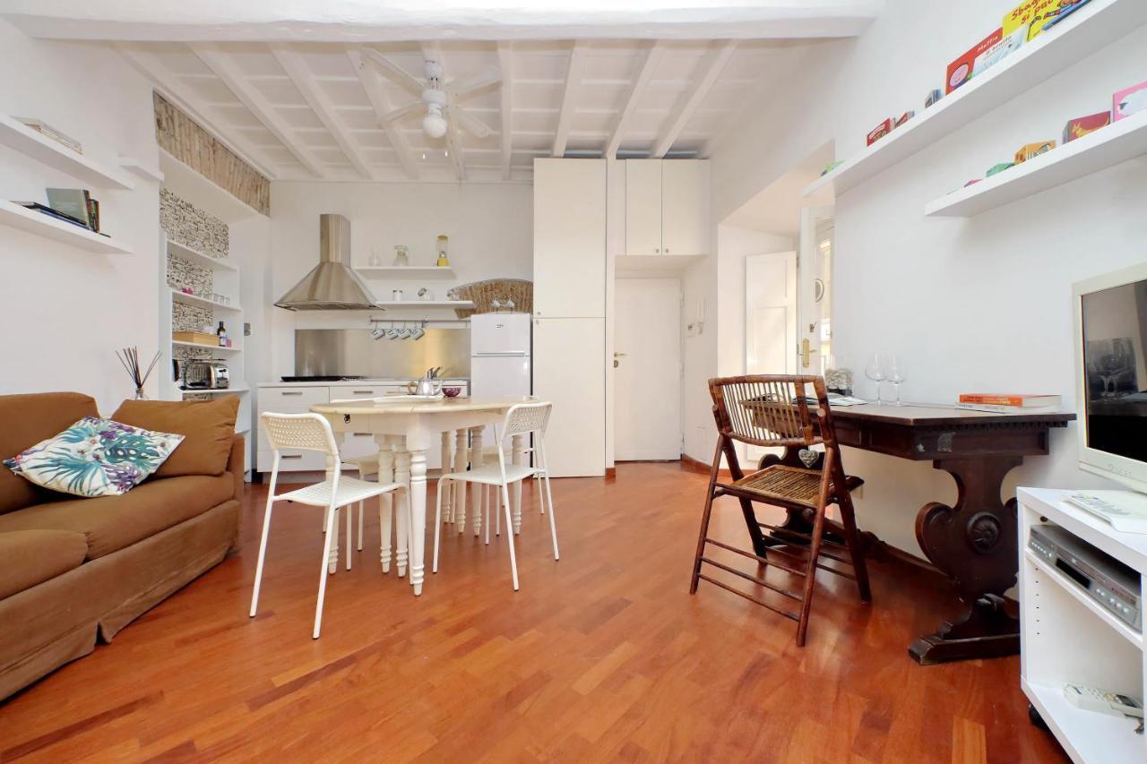 Cappellari Apartment โรม ภายนอก รูปภาพ