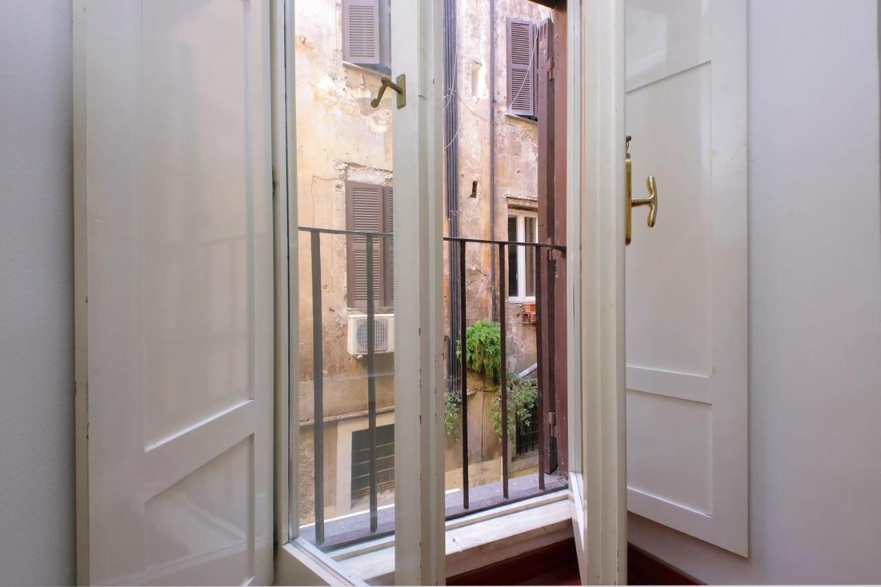 Cappellari Apartment โรม ภายนอก รูปภาพ